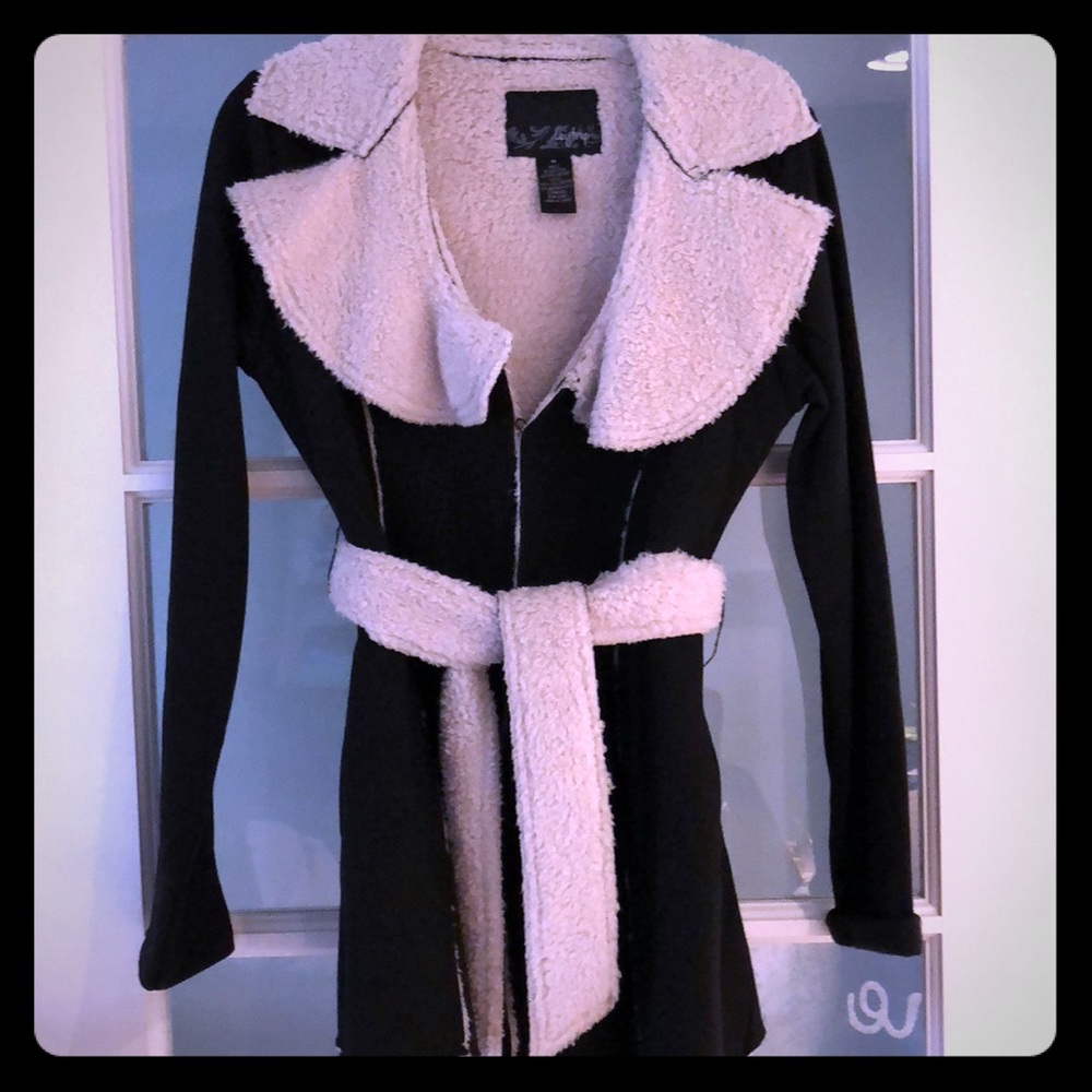 Black and cream Daytrip coat